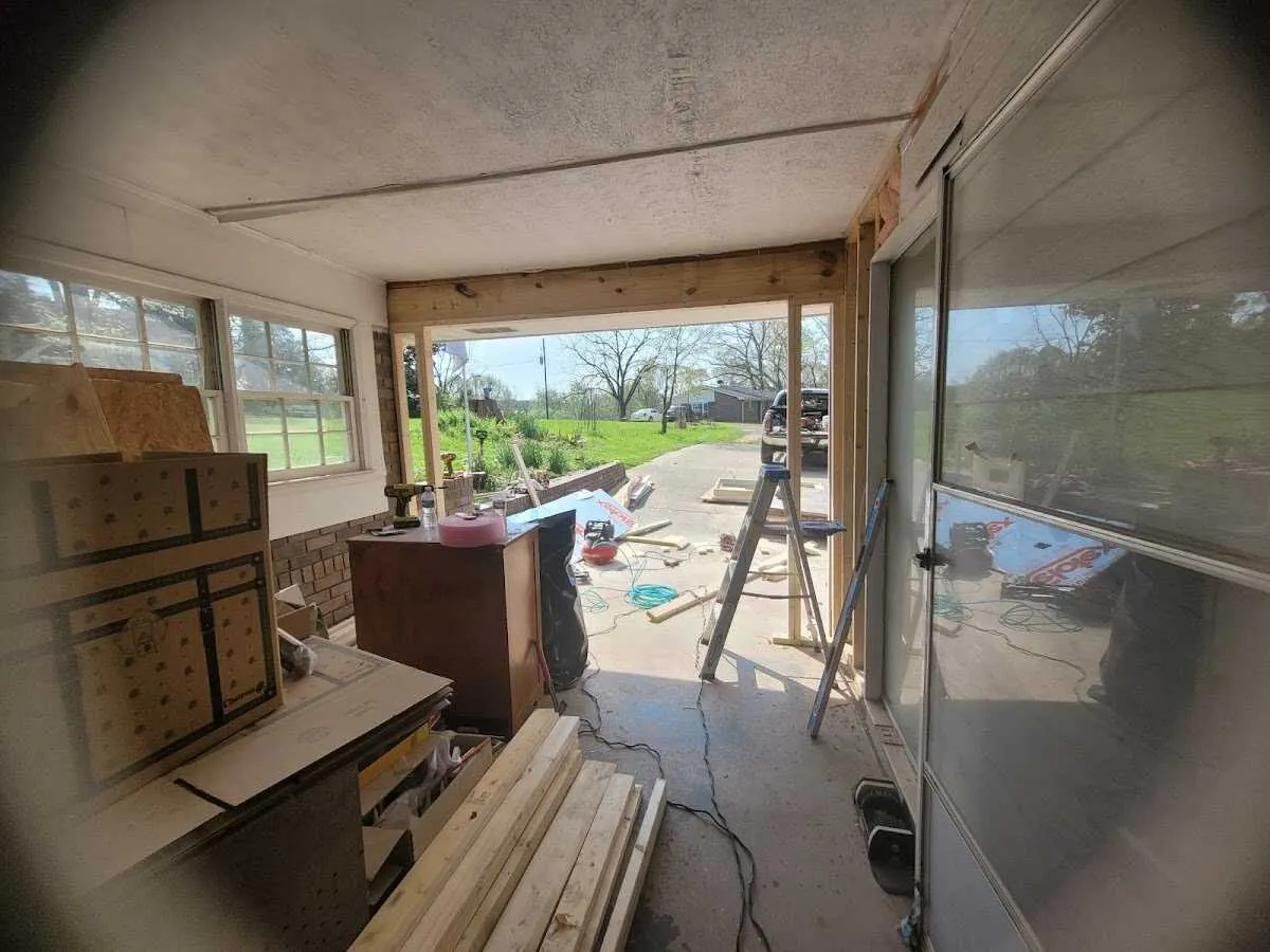 Air movers and dehumidifier for Drying & Dehumidification in Potomac Mills